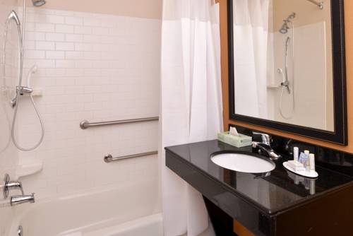 Imagen de la habitación del Hotel Fairfield Inn And Suites By Marriott Fort Wayne. Foto 16