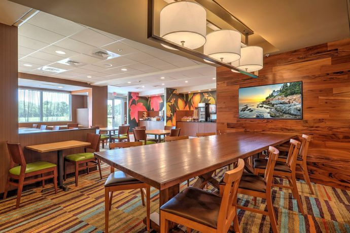 Imagen del bar/restaurante del Hotel Fairfield Inn And Suites By Marriott Greenville. Foto 4