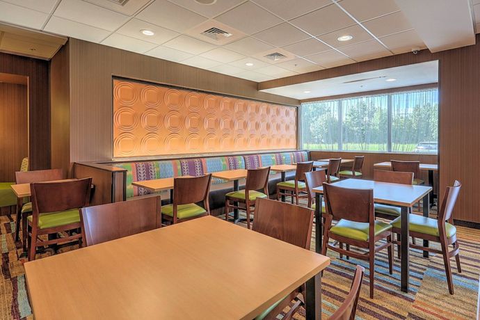 Imagen del bar/restaurante del Hotel Fairfield Inn And Suites By Marriott Greenville. Foto 6