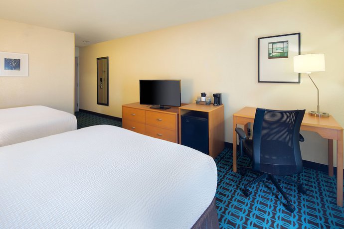 Imagen de la habitación del Hotel Fairfield Inn And Suites By Marriott Indianapolis Airport. Foto 7