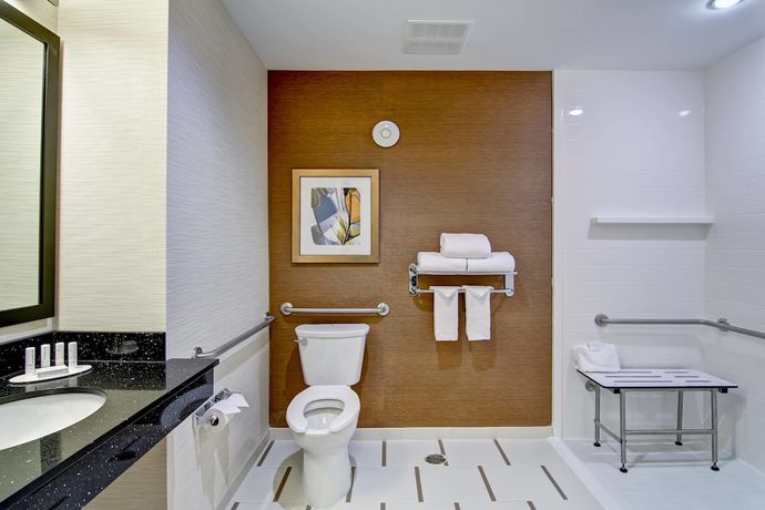 Imagen de la habitación del Hotel Fairfield Inn And Suites By Marriott Kamloops. Foto 7