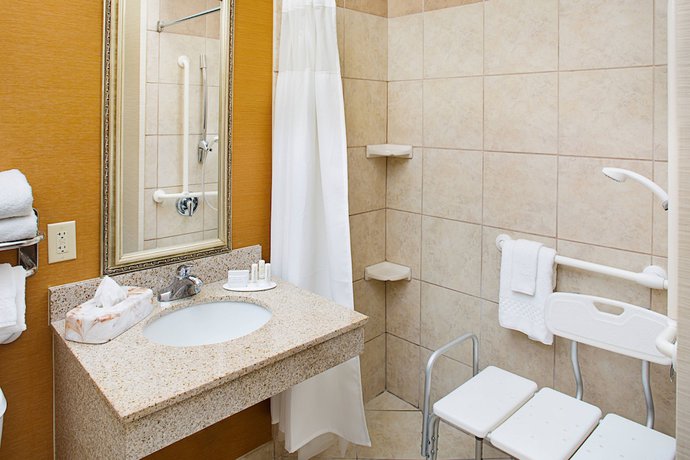 Imagen de la habitación del Hotel Fairfield Inn And Suites By Marriott Lafayette South. Foto 2