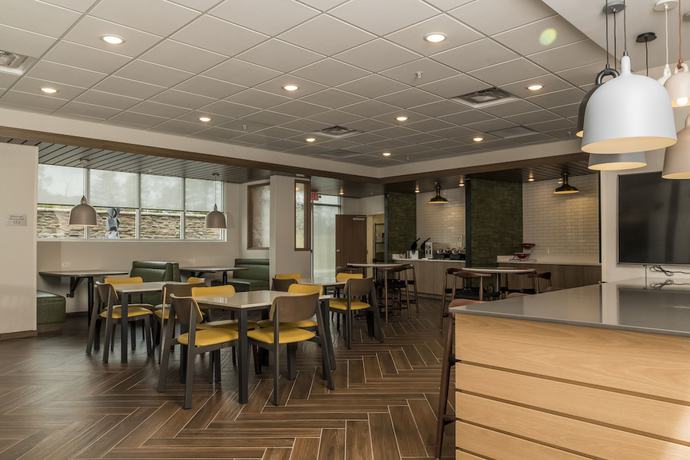 Imagen del bar/restaurante del Hotel Fairfield Inn And Suites By Marriott Louisville New Albany In. Foto 4