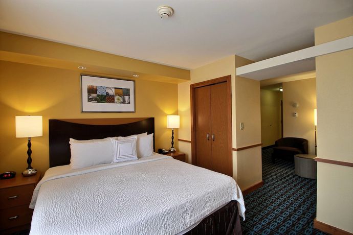 Imagen de la habitación del Hotel Fairfield Inn And Suites By Marriott Milwaukee Airport. Foto 2