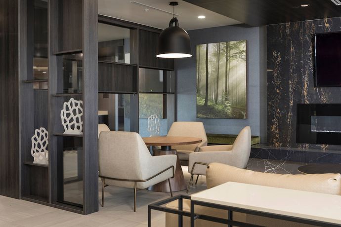 Imagen de los interiores del Hotel Fairfield Inn And Suites By Marriott Oklahoma City Downtown. Foto 19