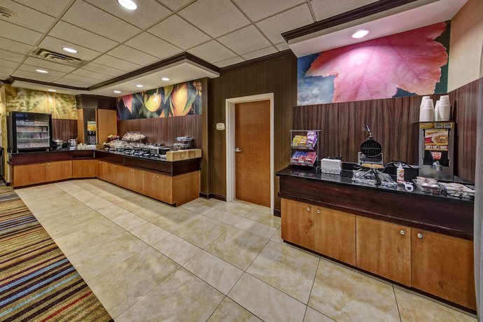 Imagen del bar/restaurante del Hotel Fairfield Inn And Suites By Marriott Oklahoma City-warr Acres. Foto 3