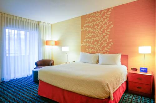 Imagen de la habitación del Hotel Fairfield Inn And Suites By Marriott San Jose Airport. Foto 6