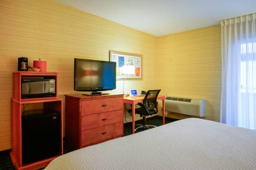 Imagen de la habitación del Hotel Fairfield Inn And Suites By Marriott San Jose Airport. Foto 7