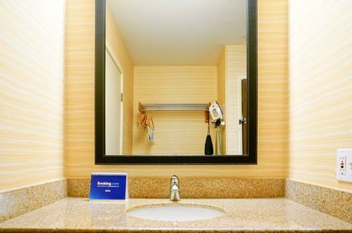 Imagen de la habitación del Hotel Fairfield Inn And Suites By Marriott San Jose Airport. Foto 8