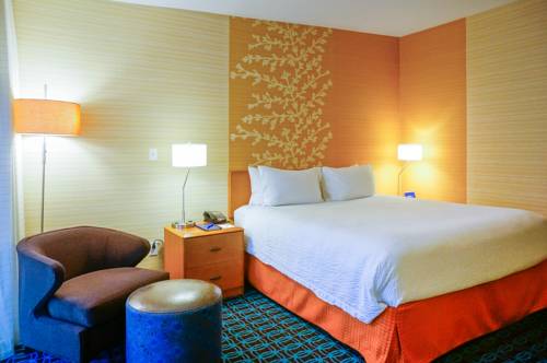Imagen de la habitación del Hotel Fairfield Inn And Suites By Marriott San Jose Airport. Foto 9