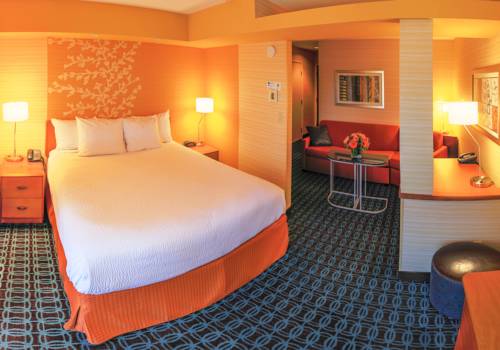 Imagen de la habitación del Hotel Fairfield Inn And Suites By Marriott San Jose Airport. Foto 14