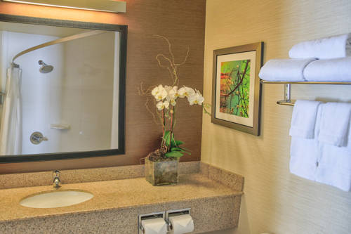 Imagen de la habitación del Hotel Fairfield Inn And Suites By Marriott San Jose Airport. Foto 15