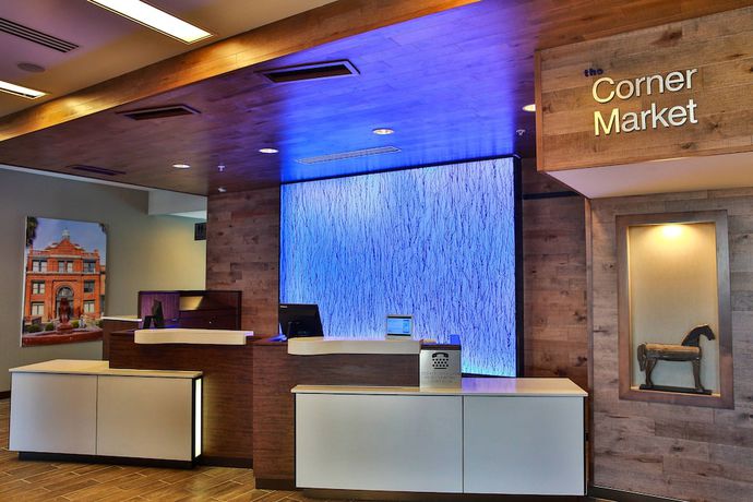 Imagen de los interiores del Hotel Fairfield Inn And Suites By Marriott Savannah Midtown. Foto 19