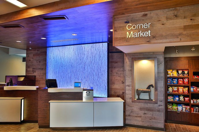 Imagen de los interiores del Hotel Fairfield Inn And Suites By Marriott Savannah Midtown. Foto 20