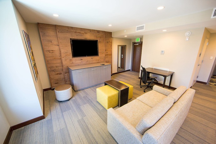 Imagen de la habitación del Hotel Fairfield Inn And Suites By Marriott Savannah Midtown. Foto 15