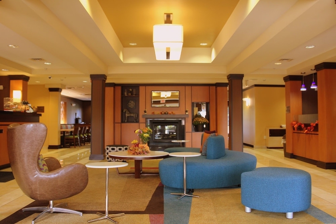 Imagen de los interiores del Hotel Fairfield Inn And Suites By Marriott Seymour. Foto 14