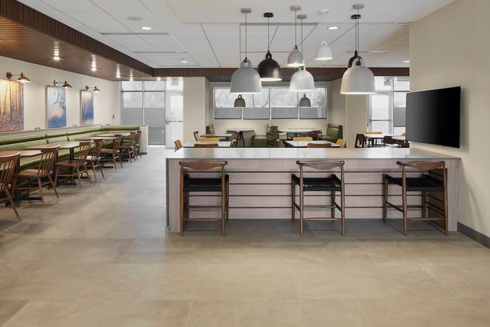 Imagen del bar/restaurante del Hotel Fairfield Inn And Suites By Marriott Stony Creek. Foto 2