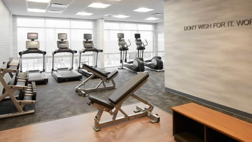 Imagen de los interiores del Hotel Fairfield Inn And Suites By Marriott Stony Creek. Foto 14