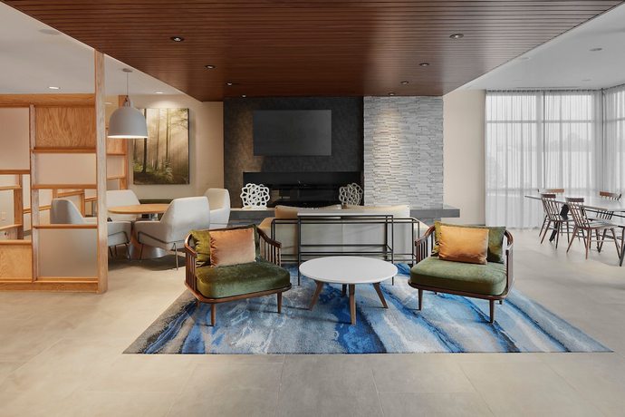 Imagen de los interiores del Hotel Fairfield Inn And Suites By Marriott Stony Creek. Foto 16