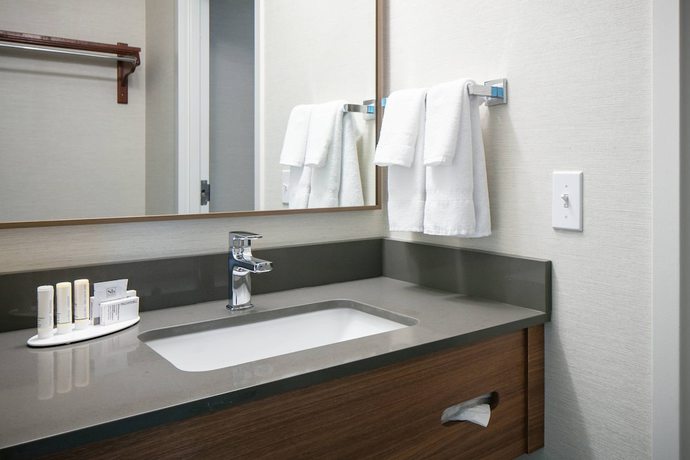Imagen de la habitación del Hotel Fairfield Inn And Suites By Marriott Tulsa Central. Foto 8