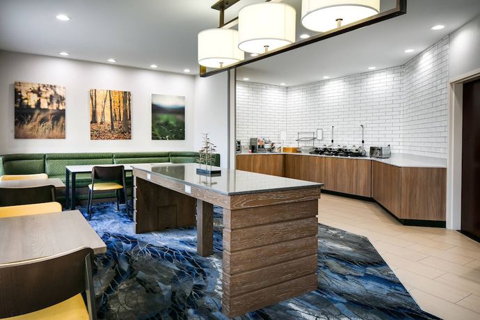 Imagen del bar/restaurante del Hotel Fairfield Inn And Suites By Marriott Tulsa Central. Foto 5