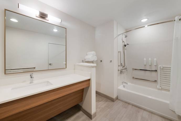 Imagen de la habitación del Hotel Fairfield Inn And Suites By Marriott Virginia Beach Town Center. Foto 8