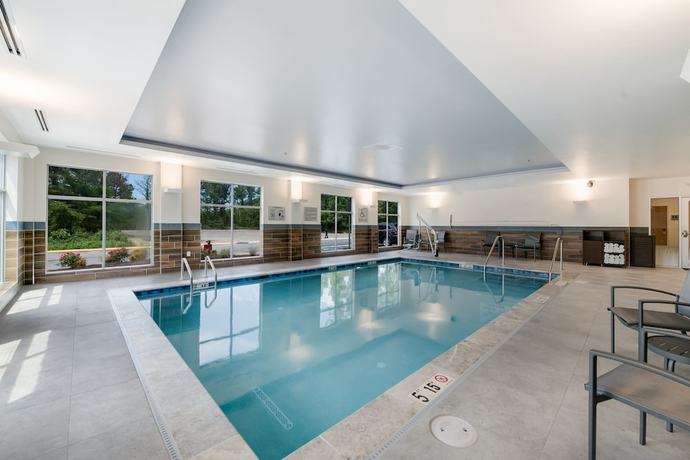 Imagen de la piscina del Hotel Fairfield Inn And Suites By Marriott Virginia Beach Town Center. Foto 20