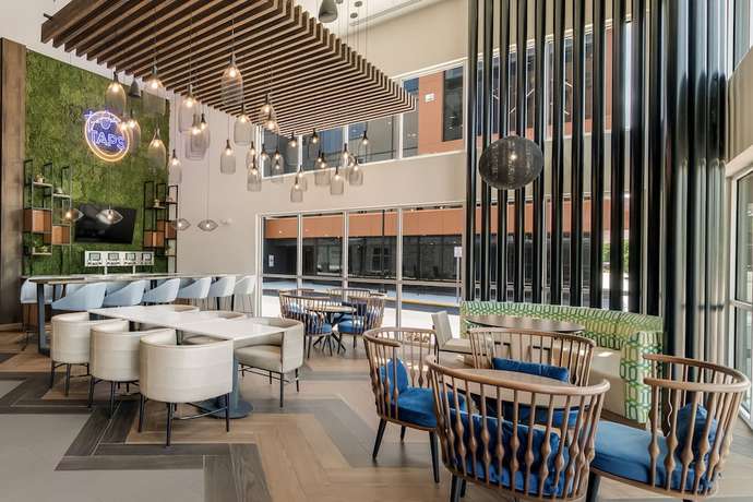 Imagen del bar/restaurante del Hotel Fairfield Inn And Suites By Marriott Virginia Beach Town Center. Foto 6
