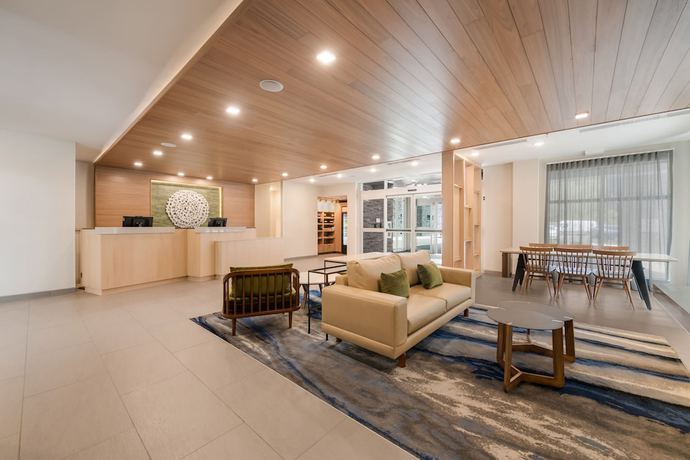 Imagen de los interiores del Hotel Fairfield Inn And Suites By Marriott Virginia Beach Town Center. Foto 18