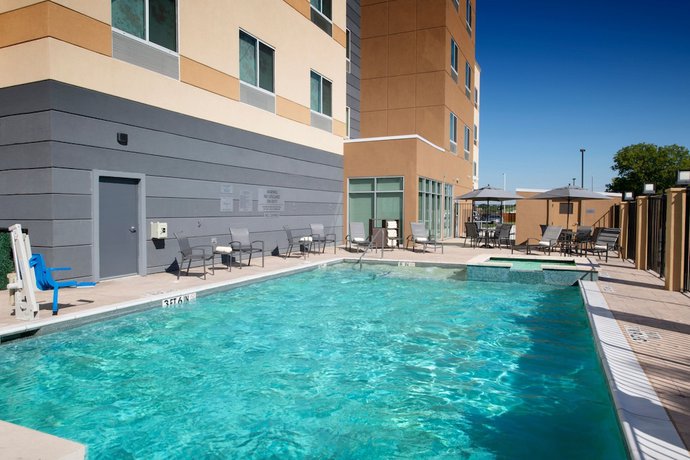 Imagen de la piscina del Hotel Fairfield Inn And Suites Dallas East. Foto 20