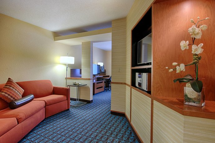 Imagen de la habitación del Hotel Fairfield Inn And Suites Jacksonville Airport. Foto 5