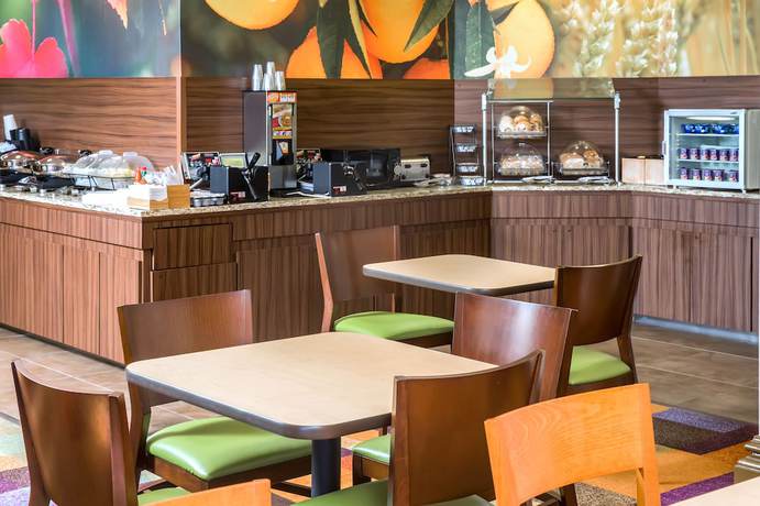 Imagen del bar/restaurante del Hotel Fairfield Inn And Suites Jacksonville Airport. Foto 3