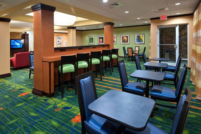 Imagen del bar/restaurante del Hotel Fairfield Inn And Suites Tallahassee Central. Foto 3