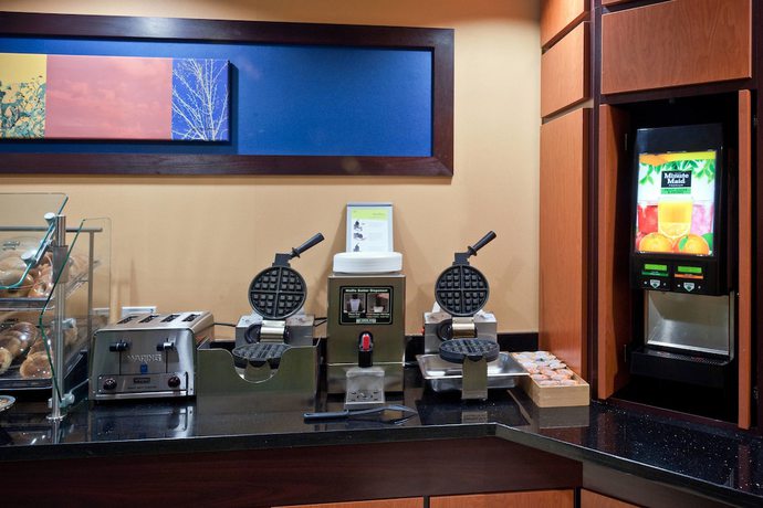 Imagen del bar/restaurante del Hotel Fairfield Inn And Suites Tallahassee Central. Foto 4