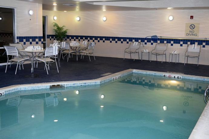 Imagen de la piscina del Hotel Fairfield Inn And Suites Youngstown Austintown. Foto 20