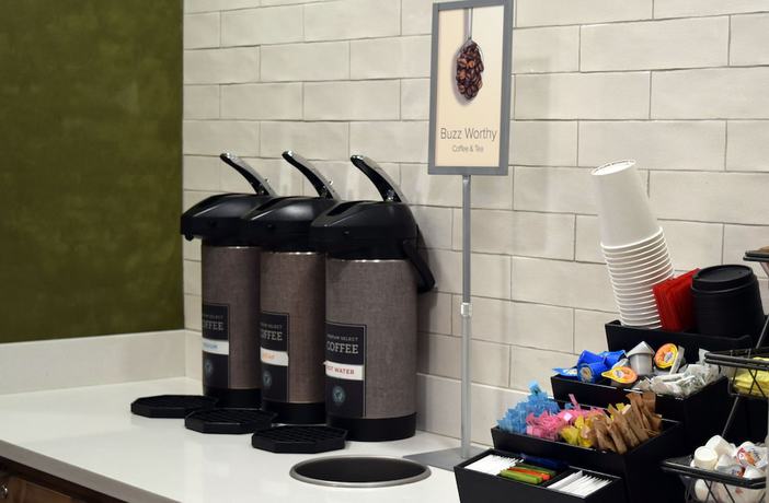 Imagen del bar/restaurante del Hotel Fairfield Inn And Suites Youngstown Austintown. Foto 5