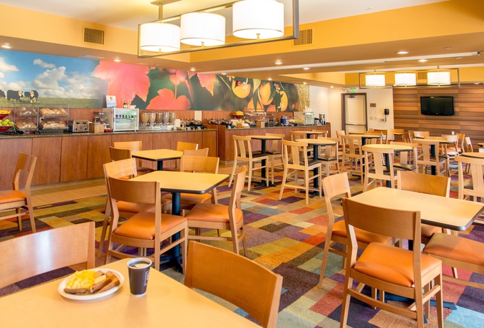Imagen del bar/restaurante del Hotel Fairfield Inn By Marriott Anaheim Hills Orange County. Foto 3