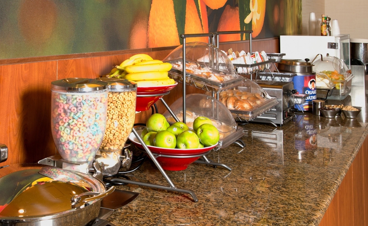 Imagen del bar/restaurante del Hotel Fairfield Inn By Marriott Anaheim Hills Orange County. Foto 4