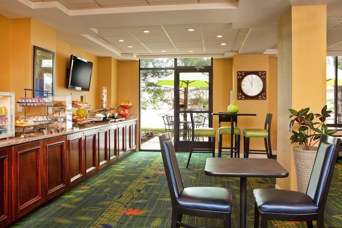 Imagen del bar/restaurante del Hotel Fairfield Inn By Marriott Bangor. Foto 7