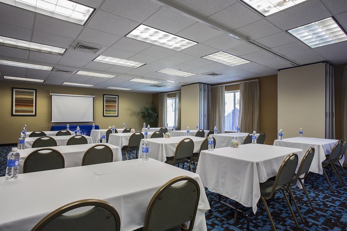 Imagen de los interiores del Hotel Fairfield Inn By Marriott Charlotte Mooresville. Foto 16