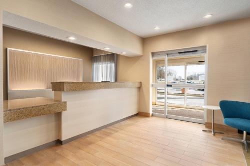 Imagen general del Hotel Fairfield Inn By Marriott Deptford. Foto 1