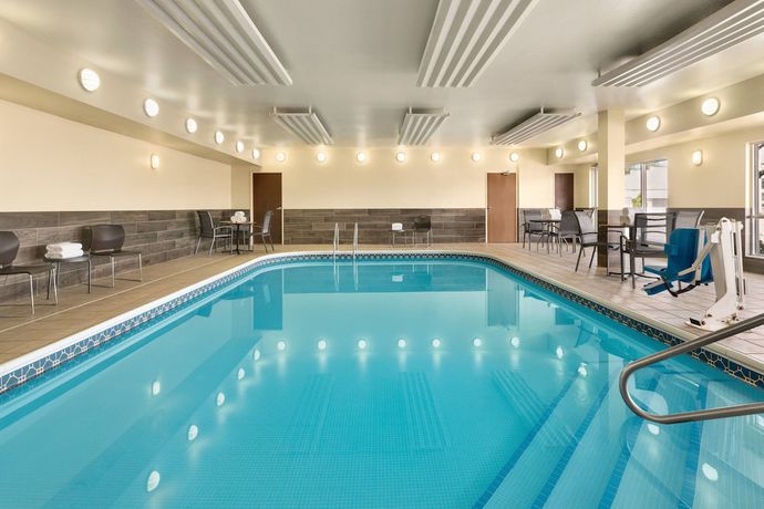 Imagen de la piscina del Hotel Fairfield Inn By Marriott Erie Millcreek Mall. Foto 20