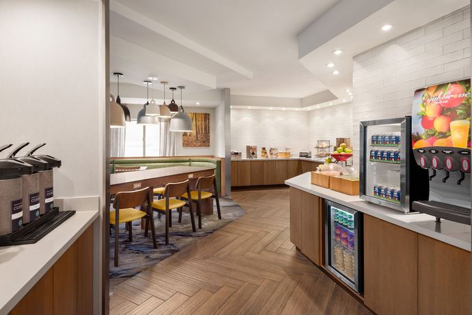 Imagen del bar/restaurante del Hotel Fairfield Inn By Marriott Erie Millcreek Mall. Foto 3