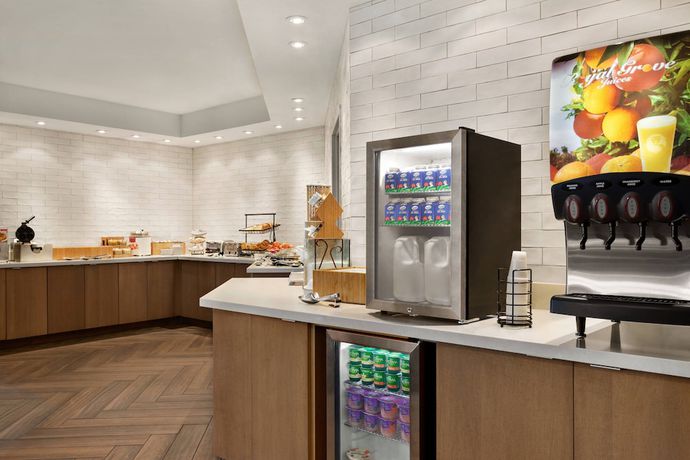 Imagen del bar/restaurante del Hotel Fairfield Inn By Marriott Erie Millcreek Mall. Foto 4