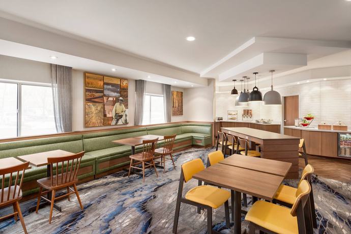 Imagen del bar/restaurante del Hotel Fairfield Inn By Marriott Erie Millcreek Mall. Foto 5