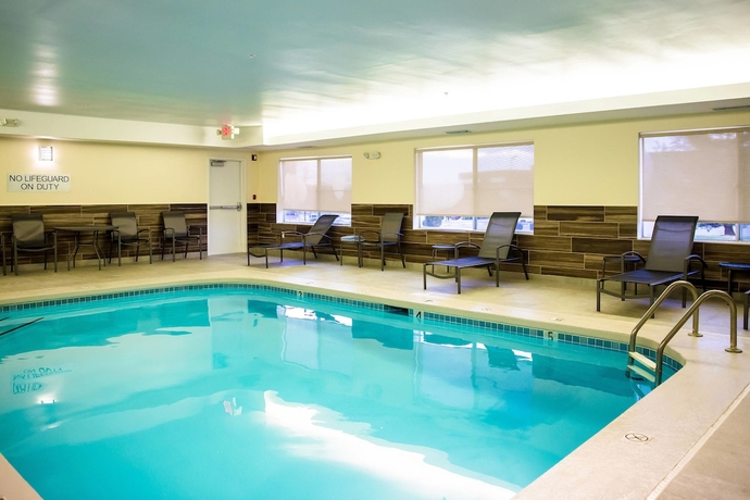 Imagen de la piscina del Hotel Fairfield Inn By Marriott Fredericksburg. Foto 16
