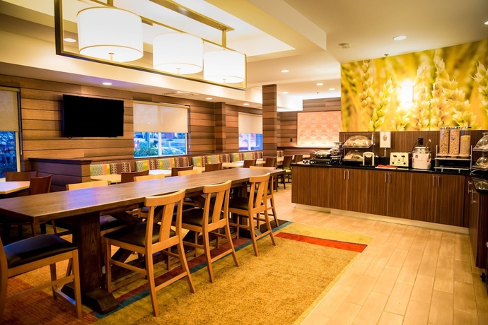 Imagen del bar/restaurante del Hotel Fairfield Inn By Marriott Fredericksburg. Foto 6