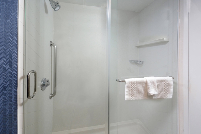 Imagen de la habitación del Hotel Fairfield Inn By Marriott Greensboro Airport. Foto 16