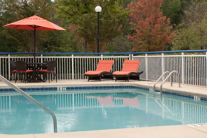 Imagen de la piscina del Hotel Fairfield Inn By Marriott Greenville-spartanburg Airport. Foto 12