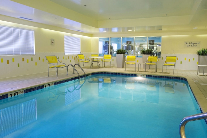 Imagen de la piscina del Hotel Fairfield Inn By Marriott Huntsville. Foto 13